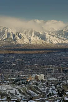 Images Dated 26th March 2009: Clean Air from Ensign Peak area looking east toward University of Utah and LDS hospital