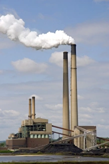 The Conesville coal fired power plant with belching smoke near Coshocton, Ohio The Conesville coal fired power plant with belching smoke near Coshocton, Ohio