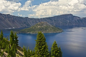 Crater Lake and Wizard Island; Crater Lake National Park; Oregon; USA Crater Lake and Wizard Island; Crater Lake National Park; Oregon; USA