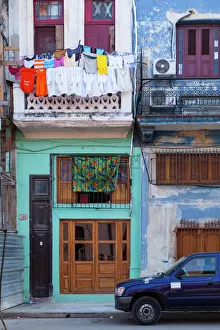Laundry Gallery: Cuba, Havana. Apartment living in Havana