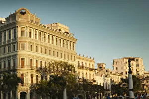 Images Dated 17th March 2012: Cuba, Havana, Havana Vieja, Hotel Saratoga, sunset