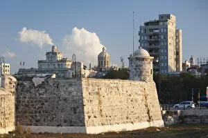 Images Dated 3rd March 2012: Cuba, Havana, sunset view of the Castillo de San Salvador de la Punta