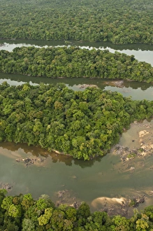 Essequibo River Longest river in Guyana, and the largest river between the Orinoco and Amazon Essequibo River Longest river in Guyana, and the largest river between the Orinoco and Amazon