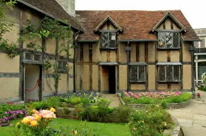 Images Dated 14th September 2007: Europe, England, Midlands, Warwickshire, Stratford-upon-Avon. Shakespears Birthplace