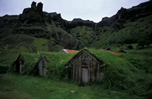 Images Dated 28th June 2005: Europe, Iceland, Lomagnupur Mountains, famous Nupsstadur Farm, old grass-covered huts