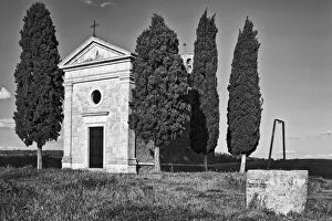 Images Dated 6th May 2008: Europe, Italy, Tuscany. Vitaleta Chapel in the Val d Orcia