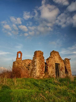 Images Dated 31st October 2013: Europe; Italy; Val Di Orcia Tuscany; Old Church ruins with evening light
