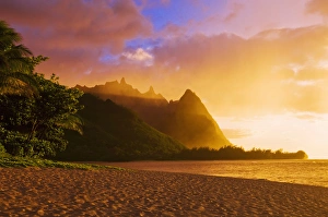Evening light on Na Pali Coast spires from Tunnels Beach, Island of Kauai, Hawaii Evening light on Na Pali Coast spires from Tunnels Beach, Island of Kauai, Hawaii