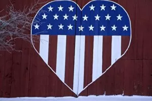 Images Dated 13th February 2004: Flag in heart shape painted on barn after 9-11. Whitman County Washington state PR (MR)