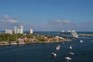 Images Dated 24th April 2010: Fort Lauderdale, Port Everglades, Florida, USA, Grandeur of the Seas, Royal Caribbean