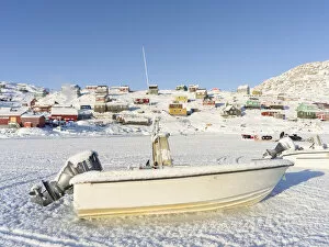 Greenland Collection: The frozen harbor. The traditional and remote Greenlandic Inuit village Kullorsuaq