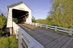 Galon House Covered Bridge built in 1916 near Silverton Oregon Galon House Covered Bridge built in 1916 near Silverton Oregon