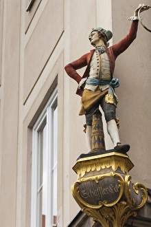 Germany, Bavaria, Munich, shopping district, Theatiner Strasse, building statue Germany, Bavaria, Munich, shopping district, Theatiner Strasse, building statue