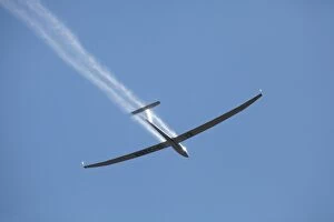 Images Dated 9th January 2010: Glider Pilot Uli Schwenk (Germany), Dropping Water Ballast, FAI World Sailplane Grand Prix