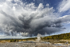 Great Fountain Geyser, Lower Geyser Basin, Yellowstone National Park, Wyoming/Montana Great Fountain Geyser, Lower Geyser Basin, Yellowstone National Park, Wyoming/Montana