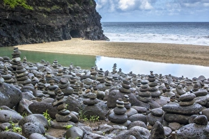 Hawaii, Kalalau Trail, Kauai, Napali, Napali Coast State Park, Pacific Ocean, rock cairns Hawaii, Kalalau Trail, Kauai, Napali, Napali Coast State Park, Pacific Ocean, rock cairns