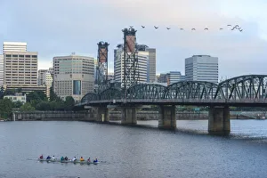 Hawthorne Bridge, Willamette River, southeast of downtown Portland, Oregon, USA Hawthorne Bridge, Willamette River, southeast of downtown Portland, Oregon, USA