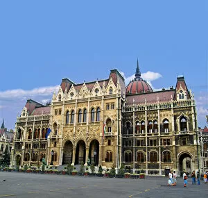 Images Dated 7th March 2012: Hungary, Budapest, Parliament Building, view of the back