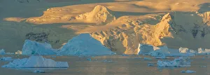 <b class=qtipBold><figcaption>Icebergs, Antarctica</figcaption></b><br><em>© Art Wolfe / DanitaDelimont.com</em> Icebergs, Antarctica