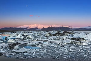 Images Dated 21st September 2013: Iceland, Jokulsarlon Glacier. Autumn sunrise on glacier