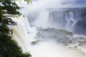 Iguacu (Iguazu) Falls, Cataratta Foz do Iguacu, Parana, Iguazu National Park, Brazil Iguacu (Iguazu) Falls, Cataratta Foz do Iguacu, Parana, Iguazu National Park, Brazil