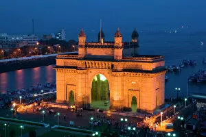 INDIA, Mumbai (Bombay): Gateway of India / Evening / from Taj Mahal Hotel Balcony