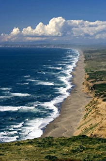 Infinite view of the coastline at Point Reyes National Sea Shore Infinite view of the coastline at Point Reyes National Sea Shore