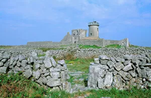 Images Dated 6th May 2011: Ireland, Inishmore, Aran Island, Dun Aengus Fort