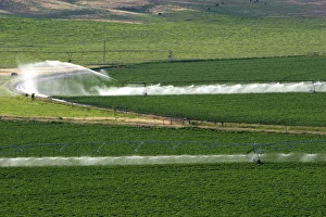 Irrigation on farmland near Glenns Ferry, Idaho Irrigation on farmland near Glenns Ferry, Idaho