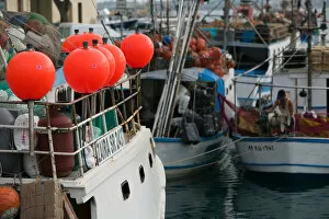 Images Dated 17th May 2005: ITALY-Sicily-SIRACUSA (Syracuse): Ortygia Island- Fishing Port