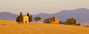 Italy, Tuscany. Little chapel at sunset. Credit as: Gilles Delisle / Jaynes Gallery Italy, Tuscany. Little chapel at sunset. Credit as: Gilles Delisle / Jaynes Gallery