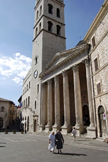 Italy, Umbria, Assisi. Tempio di Minerva, Piazza del Comune Italy, Umbria, Assisi. Tempio di Minerva, Piazza del Comune