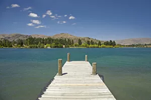 Images Dated 31st December 2011: Jetty, Lake Dunstan, Cromwell, Central Otago, South Island, New Zealand