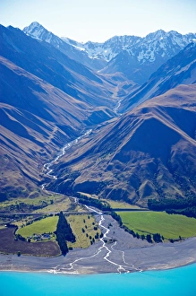 Lake Pukaki and Whale Stream, Ben Ohau Range, Mackenzie Country, South Island, New Lake Pukaki and Whale Stream, Ben Ohau Range, Mackenzie Country, South Island, New
