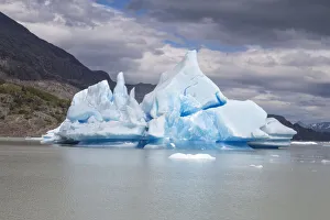 Located within Parc Nacional Torres del Paine, this lake is home to numerous icebergs Located within Parc Nacional Torres del Paine, this lake is home to numerous icebergs