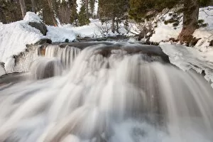Images Dated 12th March 2009: Lower Eagle Falls above Emerald Bay at Lake Tahoe. Califonia