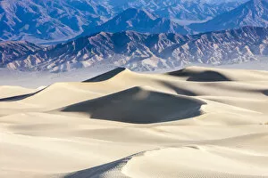 Images Dated 16th March 2013: Mesquite Sand Dunes. Grapevine Mountains in the Background. Death Valley. California