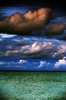 Images Dated 19th May 2009: Mid-day puffy clouds over the Green ocean (the Sulu Sea) The Philippines
