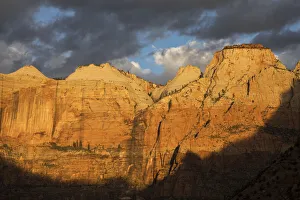 Zion National Park Gallery: Morning spotlight, Zion National Park
