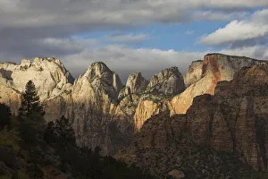 Zion National Park Gallery: Morning sun and incoming storm