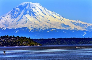 Mount Rainier Puget Sound North Seattle Snow Mountain Channel Marker Washington State Mount Rainier Puget Sound North Seattle Snow Mountain Channel Marker Washington State
