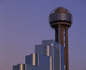 Images Dated 12th May 2004: N.A. USA, Texas, Dallas Reunion Tower and Hyatt Regency Hotel at dusk