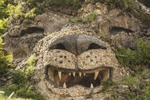 Kavkaz Gallery: Nagorno Karabakh Republic, Vank. Seastone Hotel, large roaring lions head