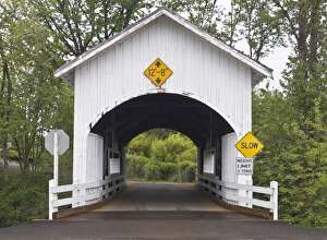 Neal Lane covered bridge, Jacksonville, Oregon Neal Lane covered bridge, Jacksonville, Oregon