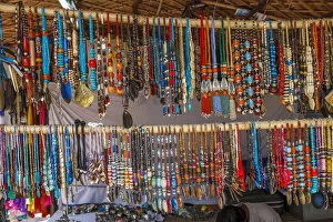 Images Dated 29th September 2005: Necklaces, New Delhi, India