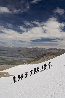 New Zealand, South Island, Potts Range. NOLS course climbing an unnamed peak (elevation 2034m) New Zealand, South Island, Potts Range. NOLS course climbing an unnamed peak (elevation 2034m)