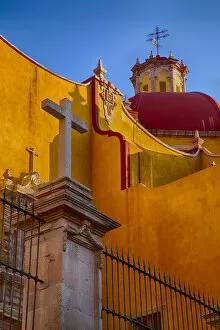 Images Dated 27th October 2012: North America; Mexico; Ganajuanto; Basilica Coelgiata de Nuestra with its colorful