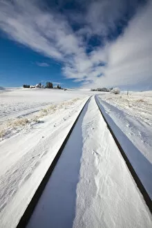 Images Dated 3rd January 2011: North America; USA; Washington; Pullman; Country Railroad tracks running through the snow