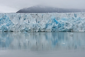 Norway, Barents Sea, Svalbard, Spitsbergen, Lilliehook Glacier (aka Lilliehookbreen) Norway, Barents Sea, Svalbard, Spitsbergen, Lilliehook Glacier (aka Lilliehookbreen)