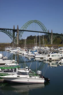 Images Dated 12th May 2012: OR, Newport, marina with pleasure boats and Yaquina Bay Bridge in background